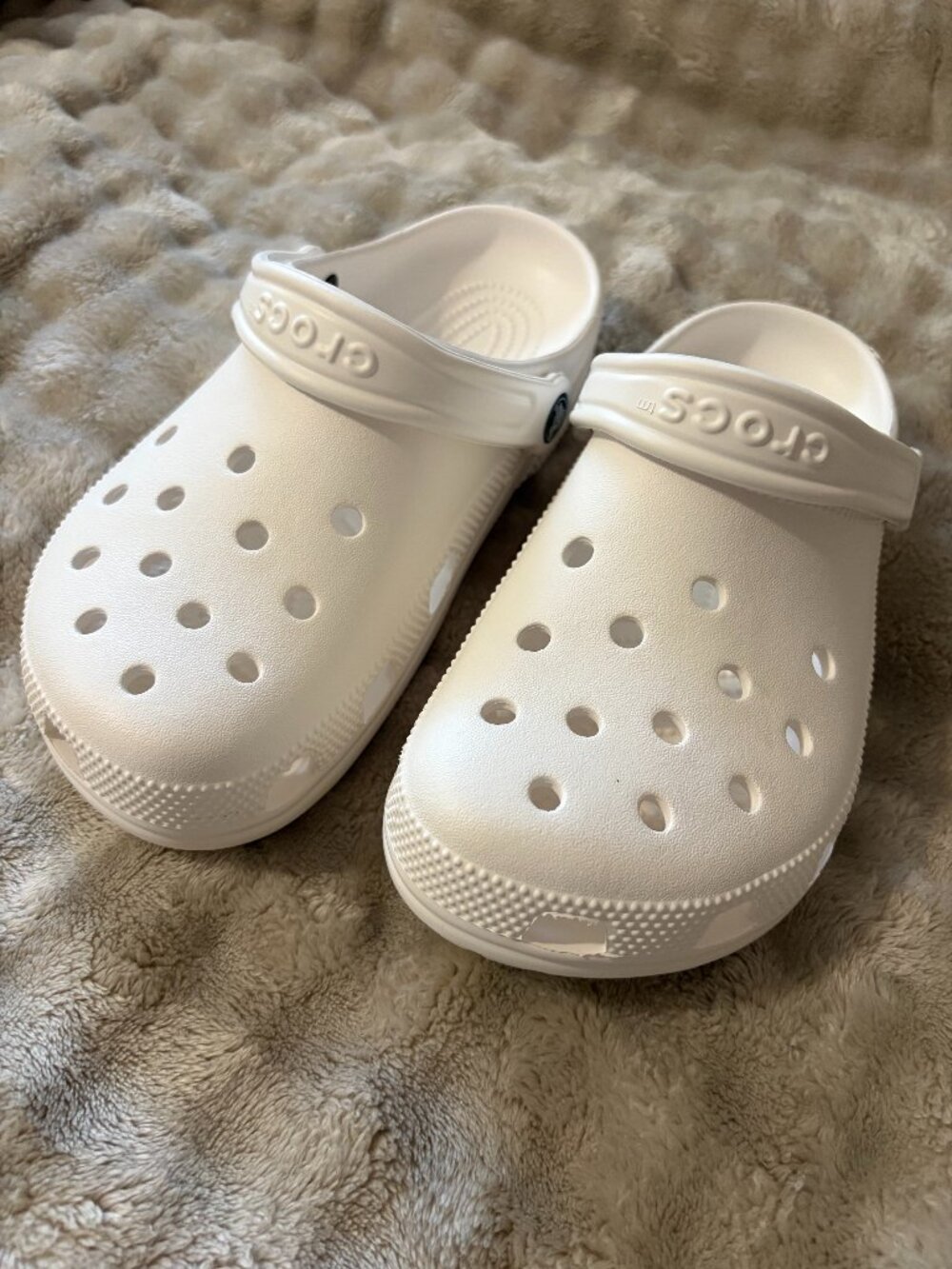 White Original Classic Crocs Clogs Shoes — Unisex Size Women's 8 / Men's 6